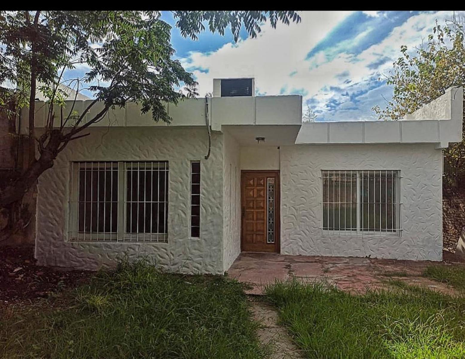 Casa 4 Ambientes y Local En Venta - San Antonio De Padua, Merlo
