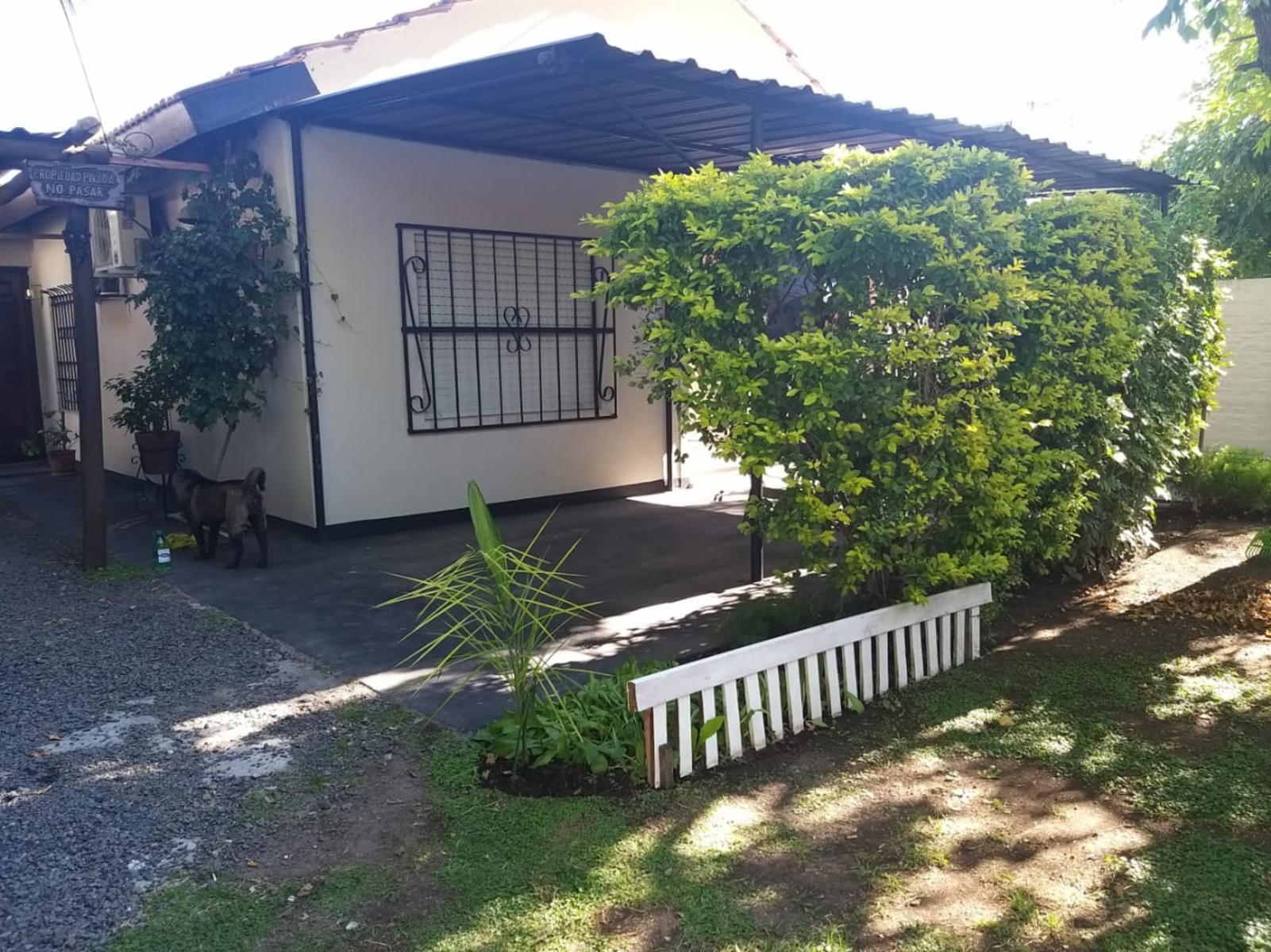 Casa 3 Amb. y Departamento En Venta a 200 mts. Acceso Oeste - Ituzaingo — foto 2