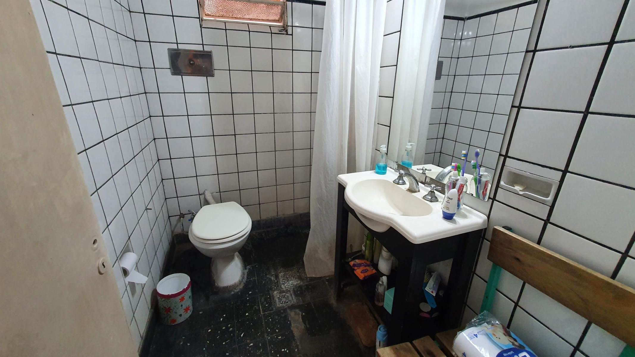Casa 4 amb y Depto 2 amb. En Venta- Moreno — foto 6
