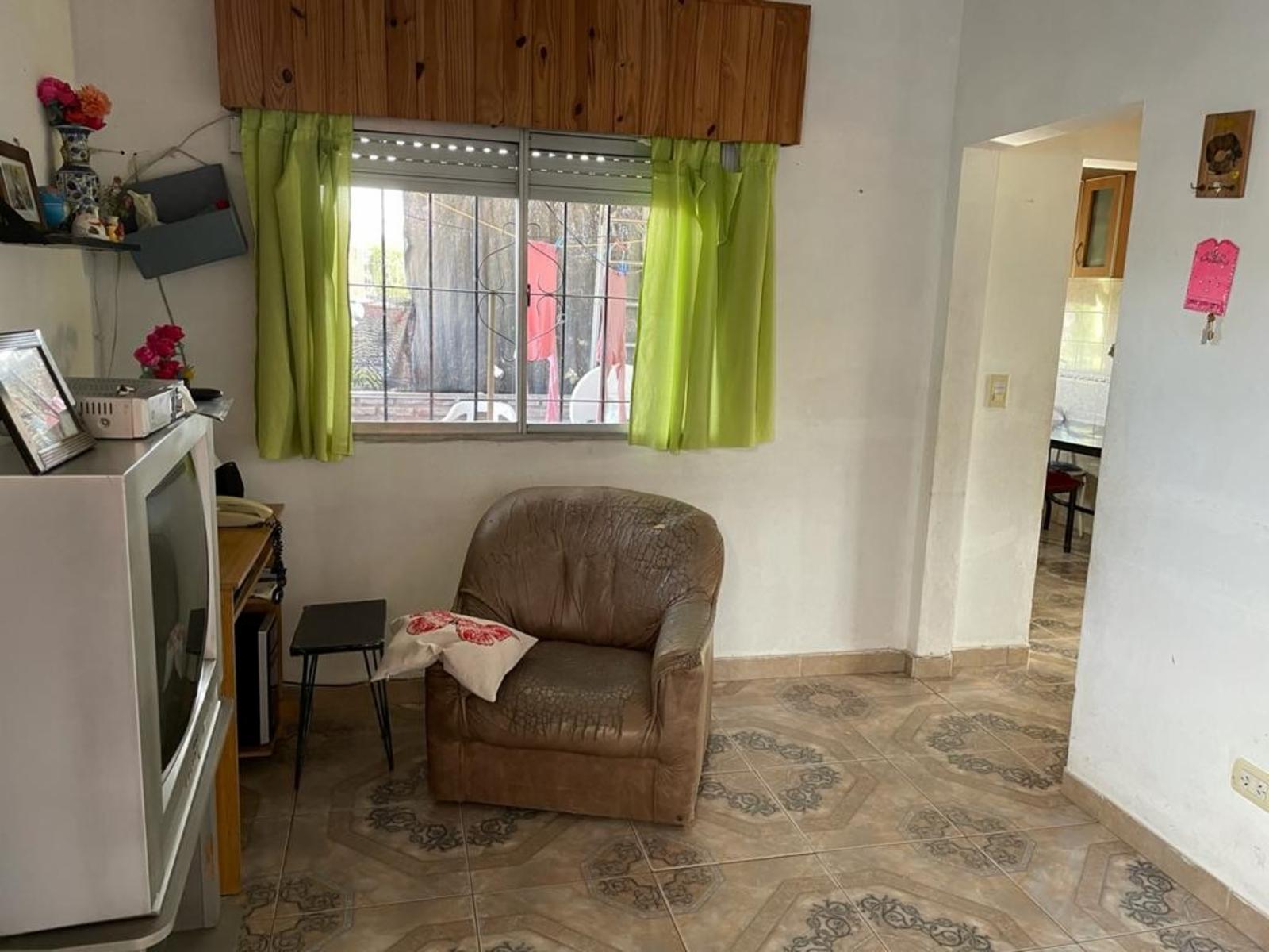 Casas y Locales En Venta a 200 mts. de Ruta 23 - Trujui, Moreno — foto 3
