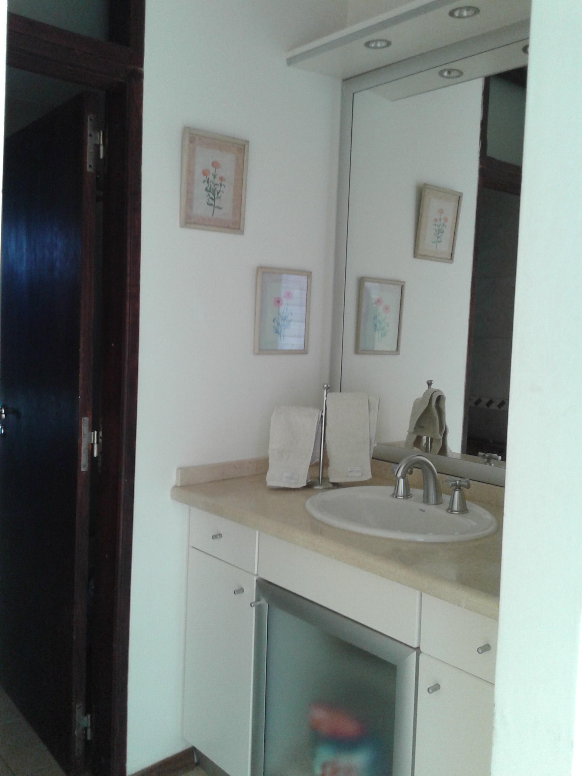 HERMOSA CASA CON AMPLIO PARQUE EN IBARLUCEA- se acepta departamento como parte de pago — foto 6