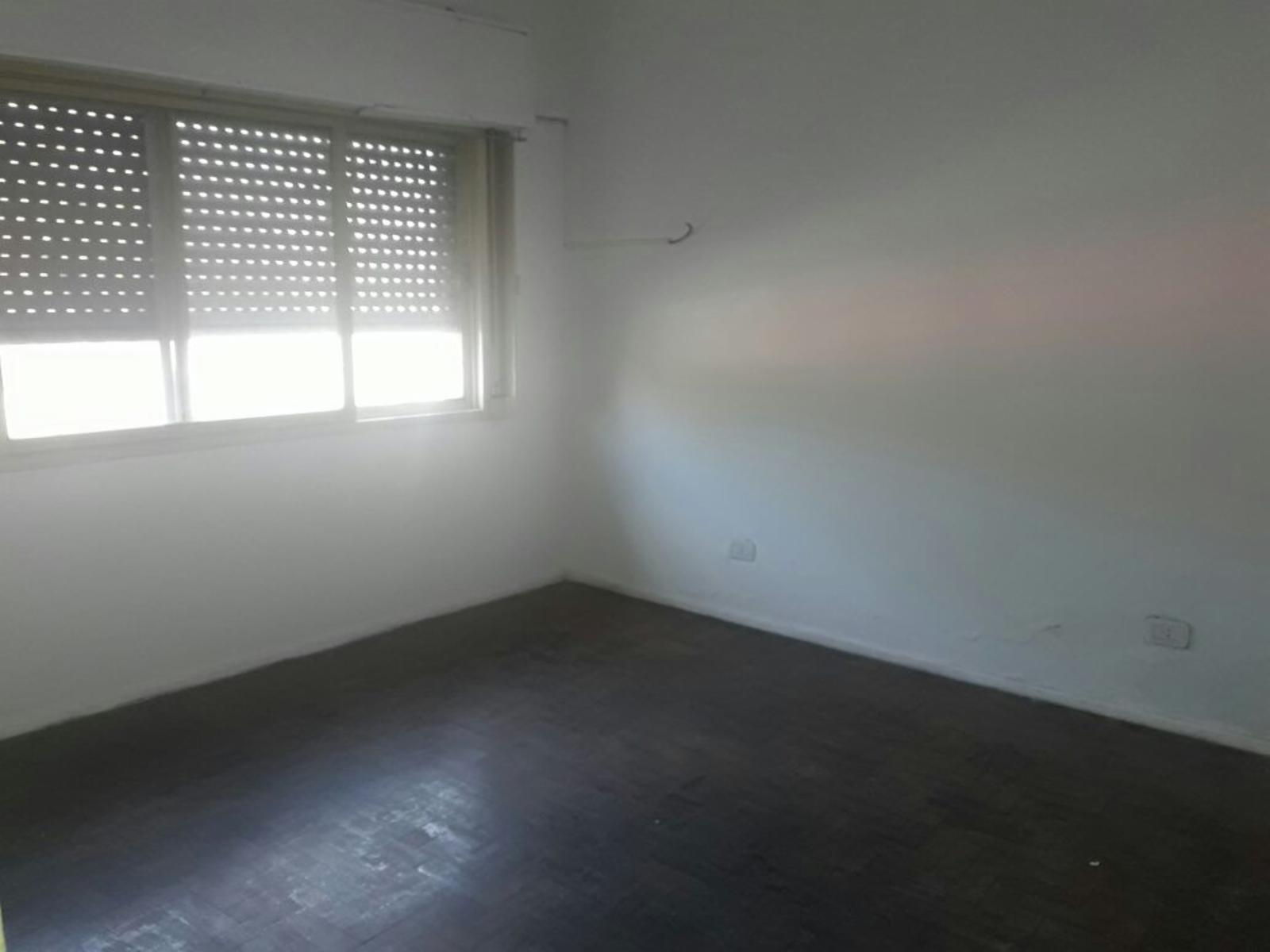 DEPARTAMENTO DE DOS DORMITORIOS MUY BUEN ESTADO — foto 3
