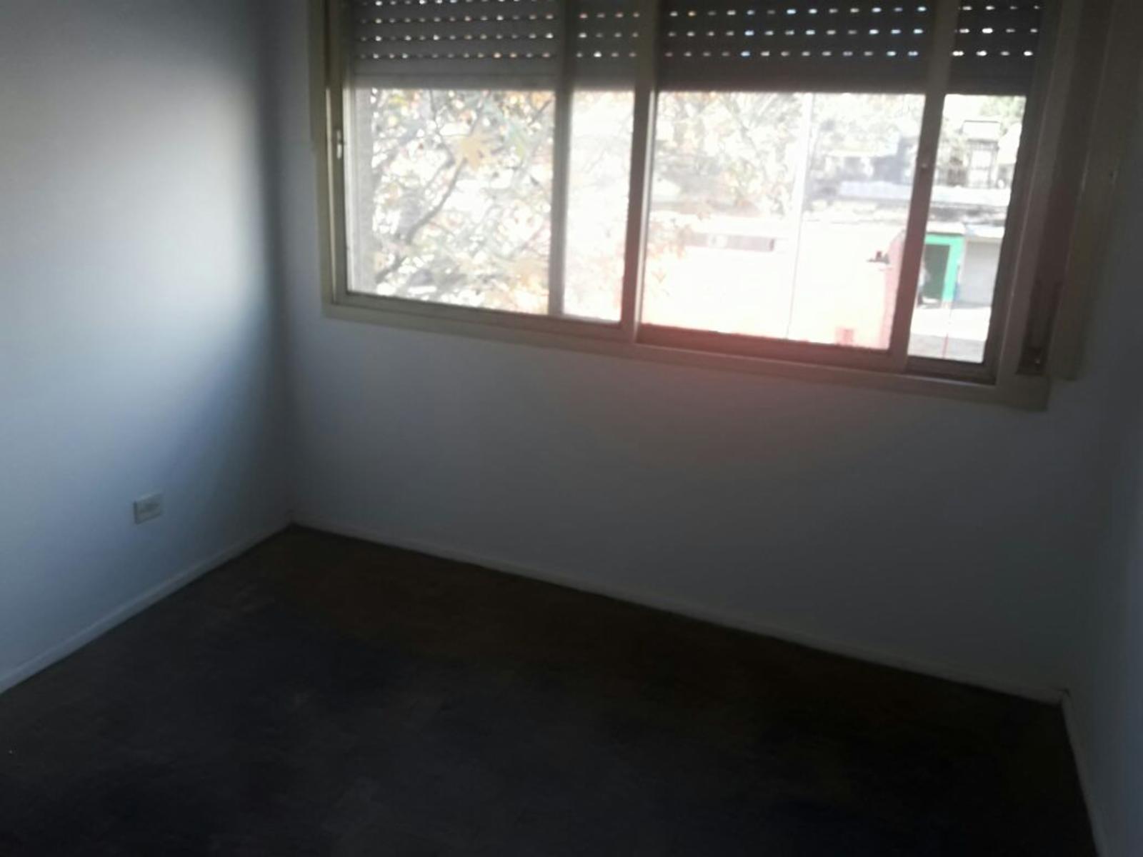 DEPARTAMENTO DE DOS DORMITORIOS MUY BUEN ESTADO — foto 11