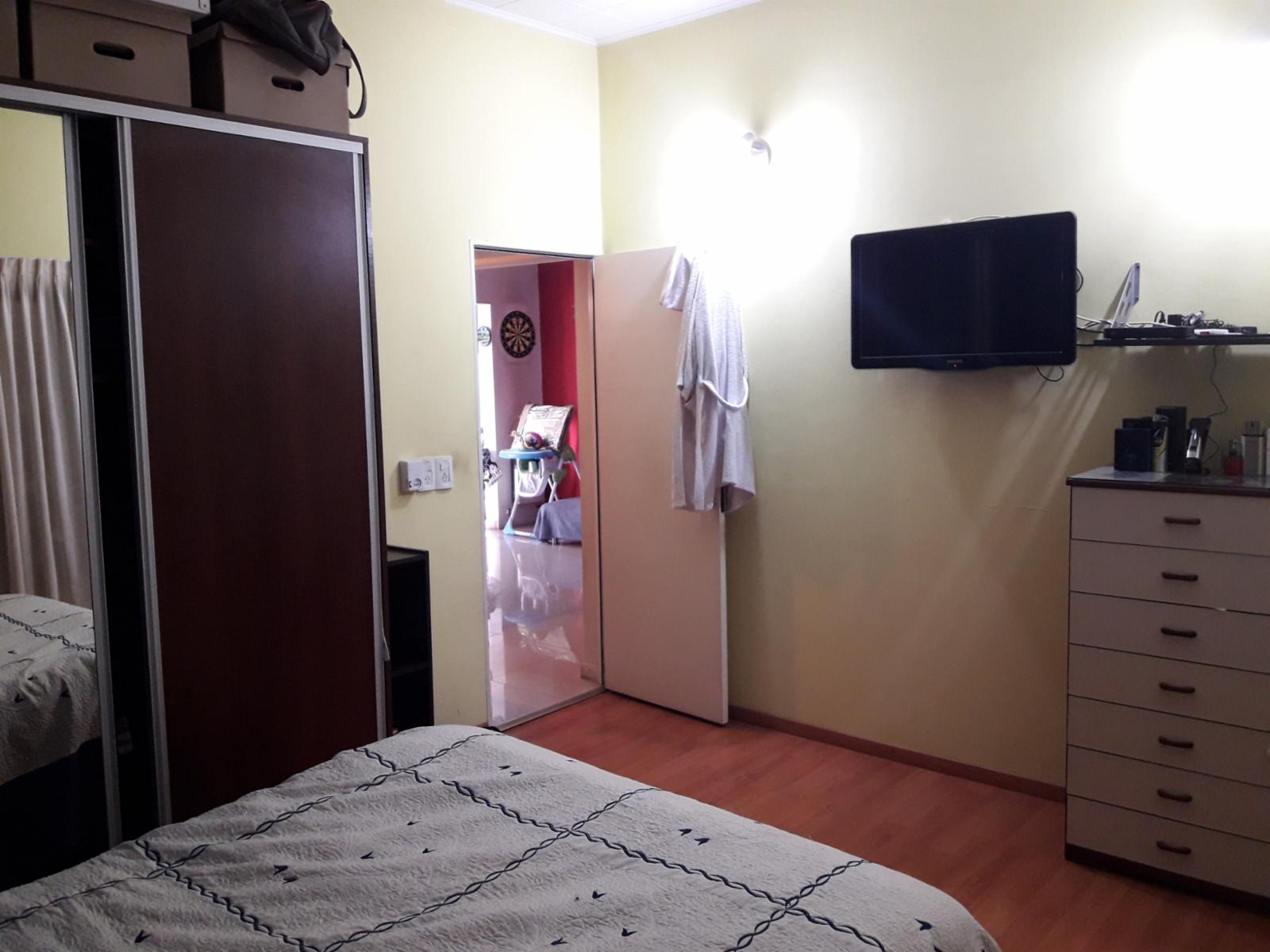 CASA DOS DORMITORIOS CON GARAGE Y QUINCHO — foto 9
