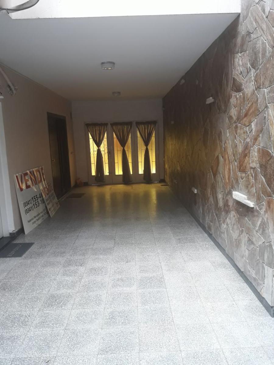 CASA EN ECHESORTU DE 3 (TRES) DORMITORIOS - DOS PLANTAS - GARAGE - QUINCHO — foto 2