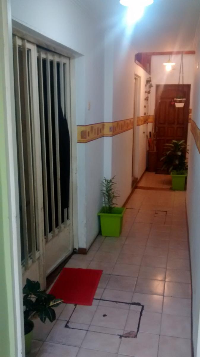 CASA DE PASILLO BARIO ECHESORTU 2 DORMITORIOS — foto 4