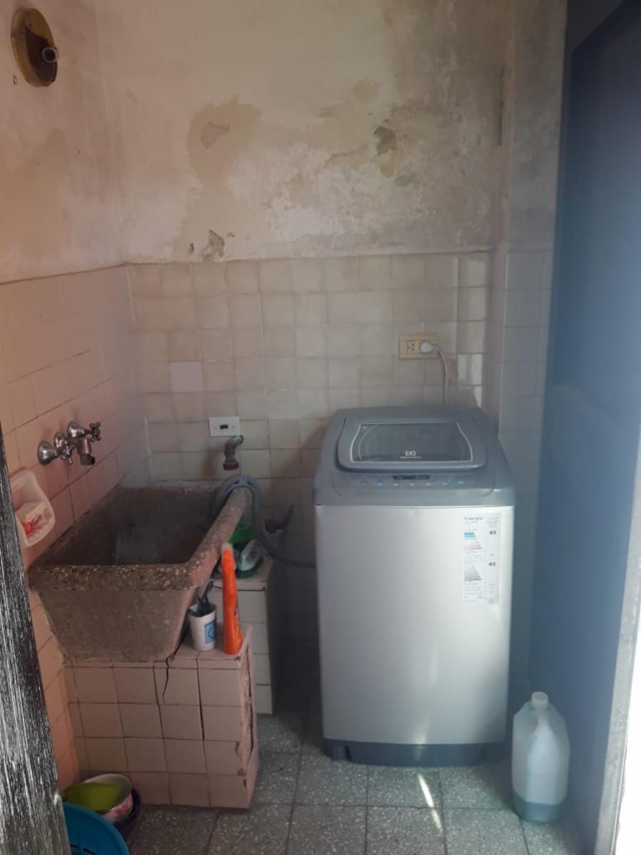 CASA TRES DORMITORIOS CON GARAGE Y JARDIN — foto 3