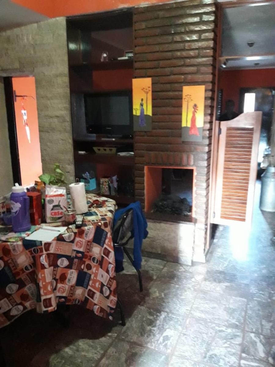 CASA TRES DORMITORIOS CON GARAGE Y JARDIN — foto 8