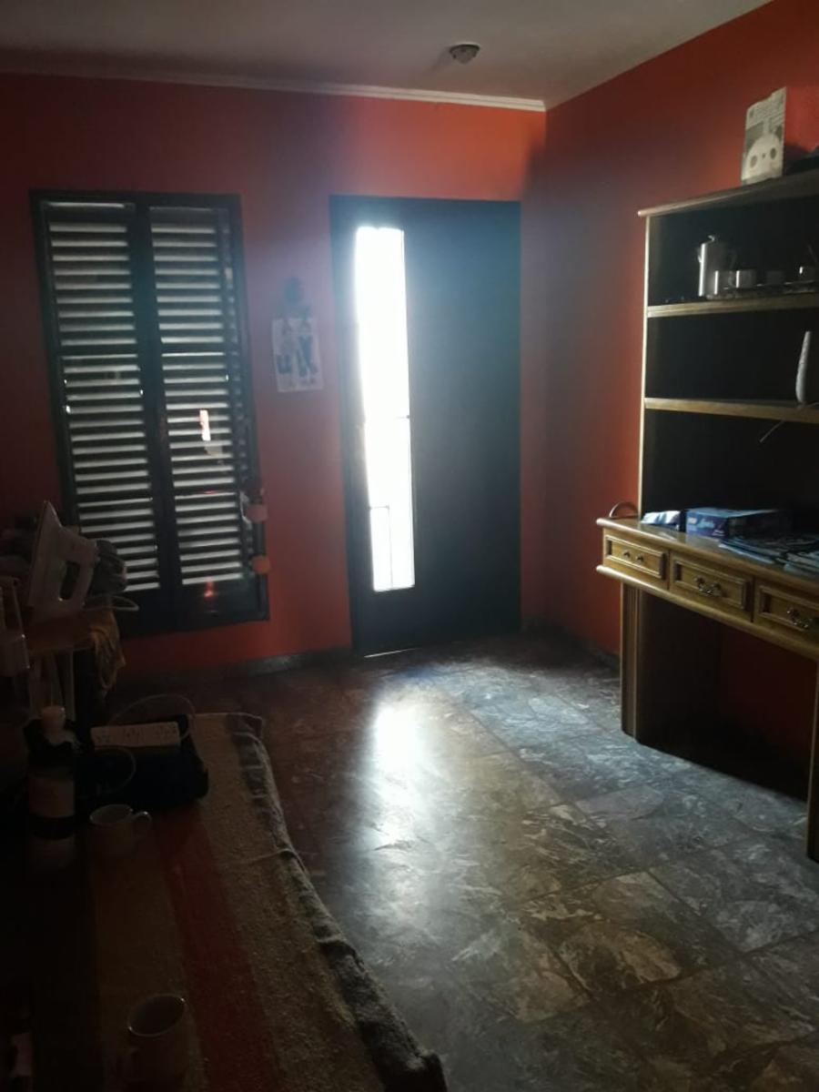 CASA TRES DORMITORIOS CON GARAGE Y JARDIN — foto 9