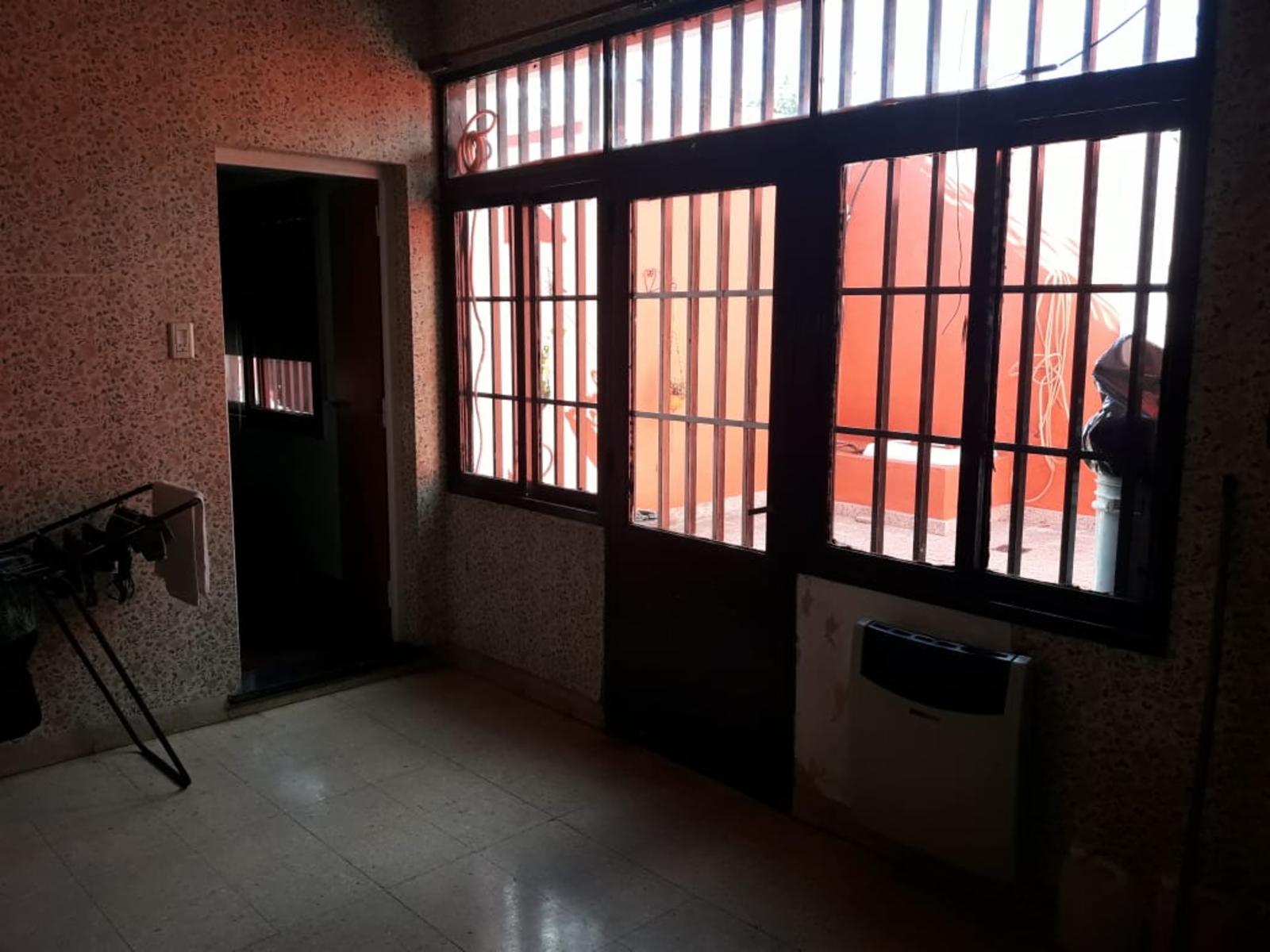 CASA TRES DORMITORIOS CON GARAGE Y JARDIN — foto 12