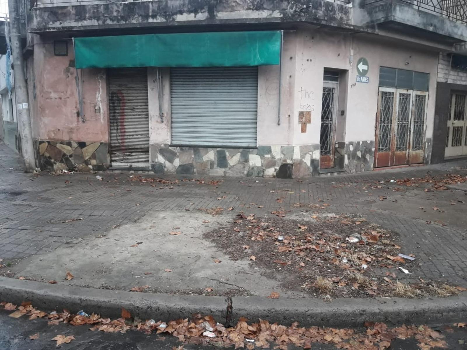 CASA DOS DORMITORIOS, SALON Y COCHERA ZONA SUR — foto 10