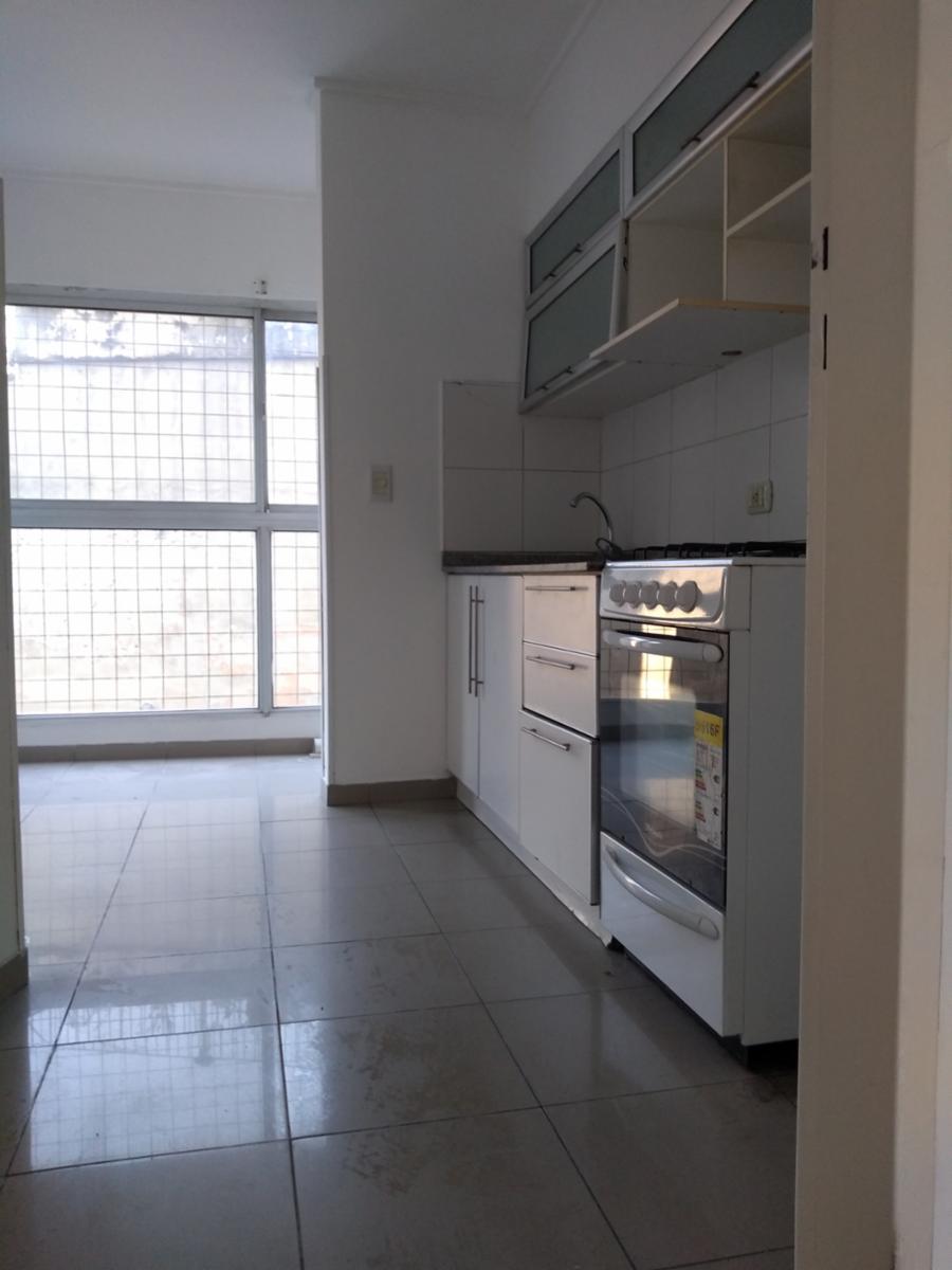 DEPARTAMENTO TRES DORMITORIOS EXCELENTE UBICACIÓN — foto 2