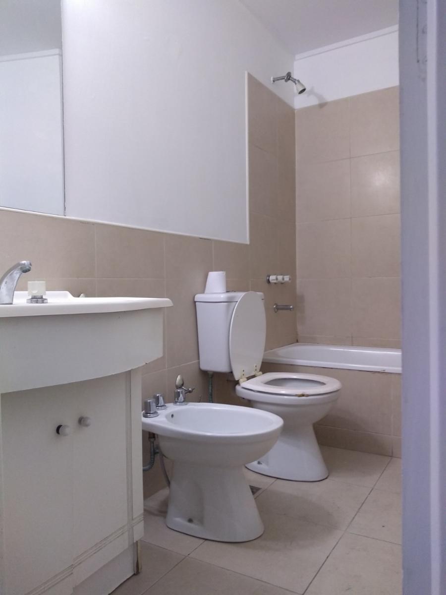 DEPARTAMENTO TRES DORMITORIOS EXCELENTE UBICACIÓN — foto 4
