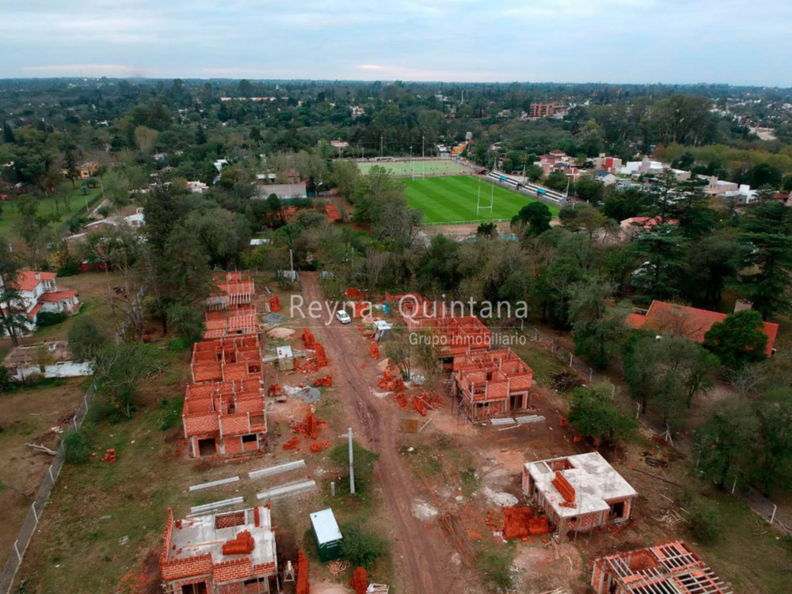Dúplex de 3 dormitorios en Housing – La Reserva Villa Warcalde — foto 3