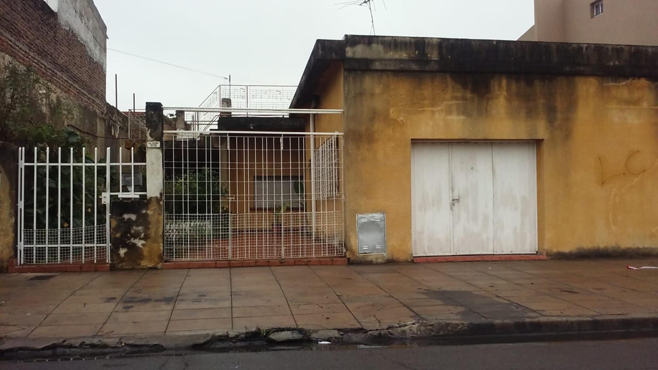 CASA DE 3 AMB. EN LOTE PROPIO