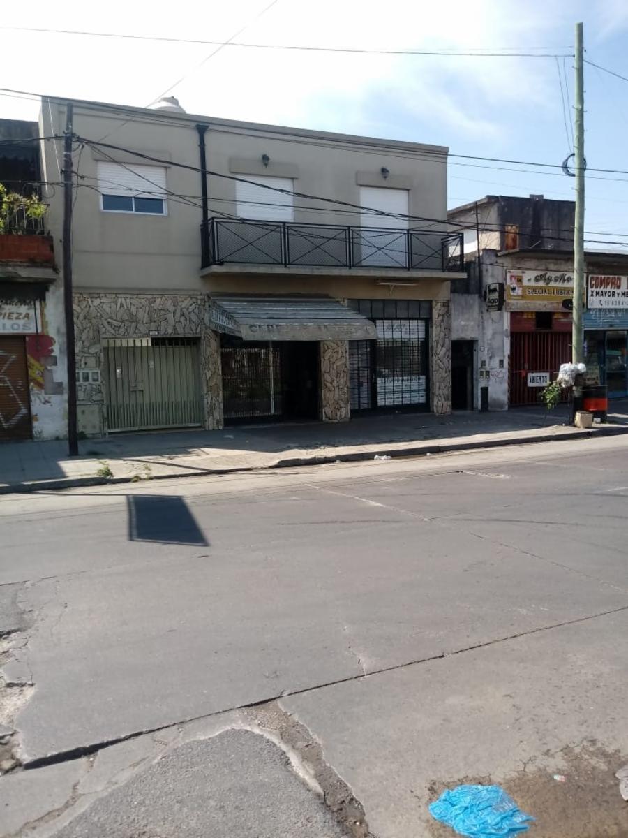 2 LOCALES S/AVENIDA CON 2 CASAS. IDEAL INVERSION Y 2 FAMILIAS