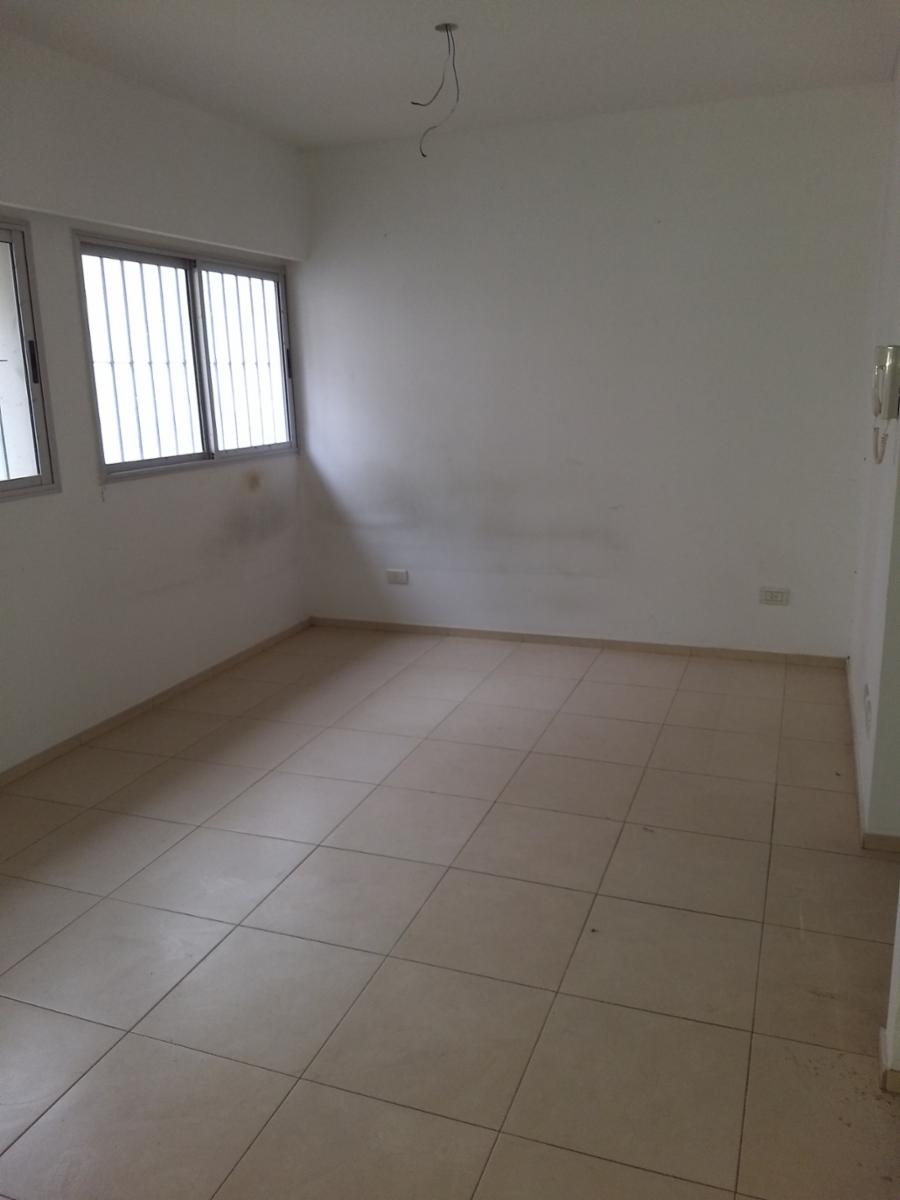 VENTA DE MONOAMBIENTE CON COCHERA HAEDO CENTRO
