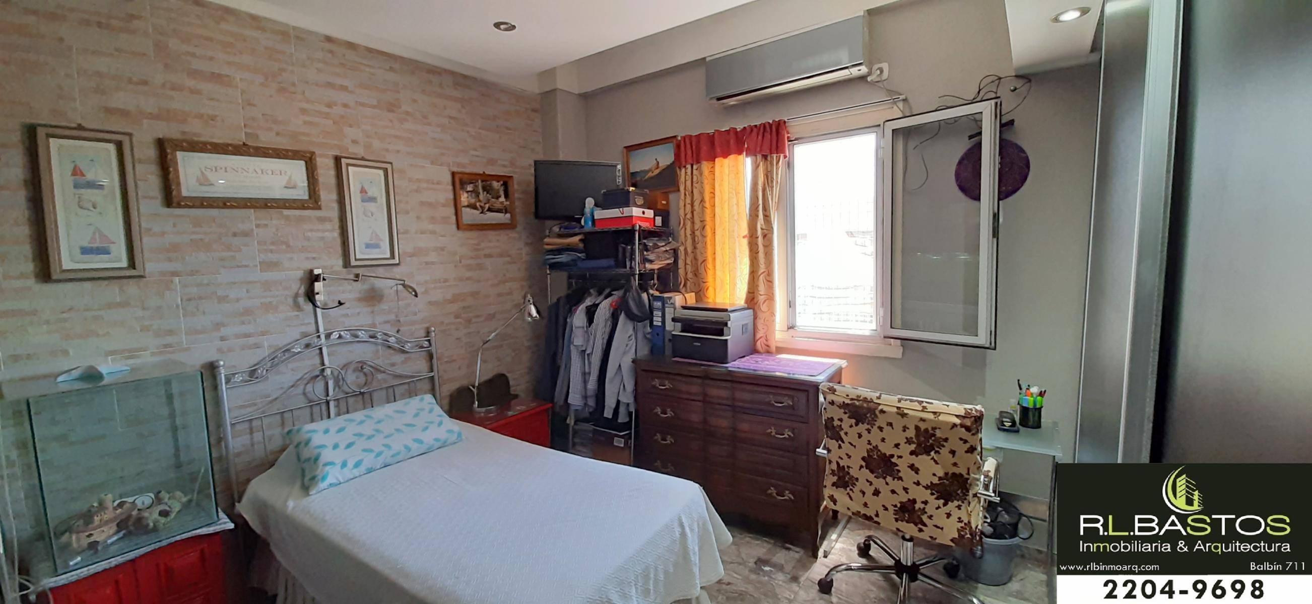 HERMOSO DEPTO DE 3 AMBIENTES AMPLIOS CON TERRAZA Y BAULERA. EXCELENTE UNIDAD SOBRE AVENIDA PRINCIPAL — foto 4