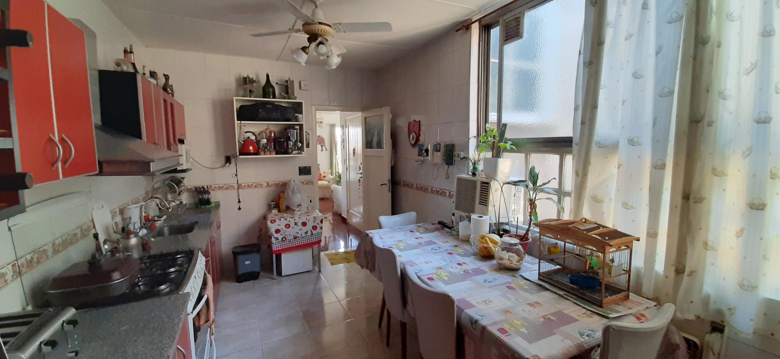 HERMOSO DEPTO DE 3 AMBIENTES AMPLIOS CON TERRAZA Y BAULERA. EXCELENTE UNIDAD SOBRE AVENIDA PRINCIPAL — foto 9