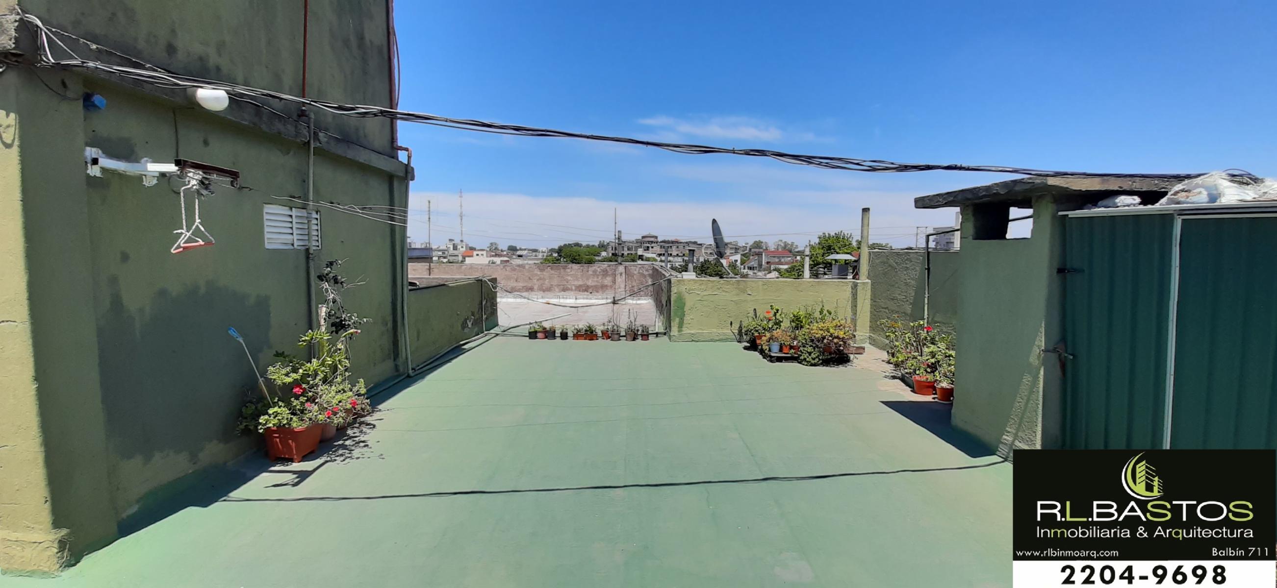 HERMOSO DEPTO DE 3 AMBIENTES AMPLIOS CON TERRAZA Y BAULERA. EXCELENTE UNIDAD SOBRE AVENIDA PRINCIPAL — foto 11