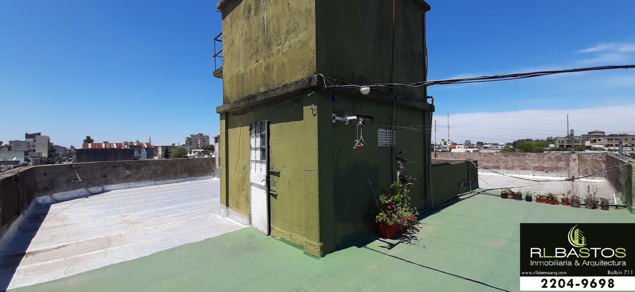 HERMOSO DEPTO DE 3 AMBIENTES AMPLIOS CON TERRAZA Y BAULERA. EXCELENTE UNIDAD SOBRE AVENIDA PRINCIPAL — foto 13