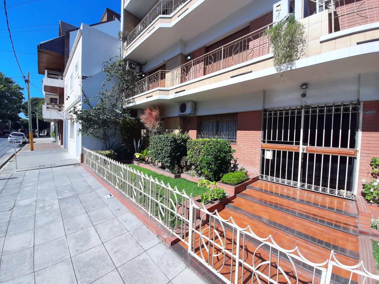 HERMOSO DEPTO DE 3 AMB EN PLANTA BAJA CON PATIO Y TERRAZA — foto 4