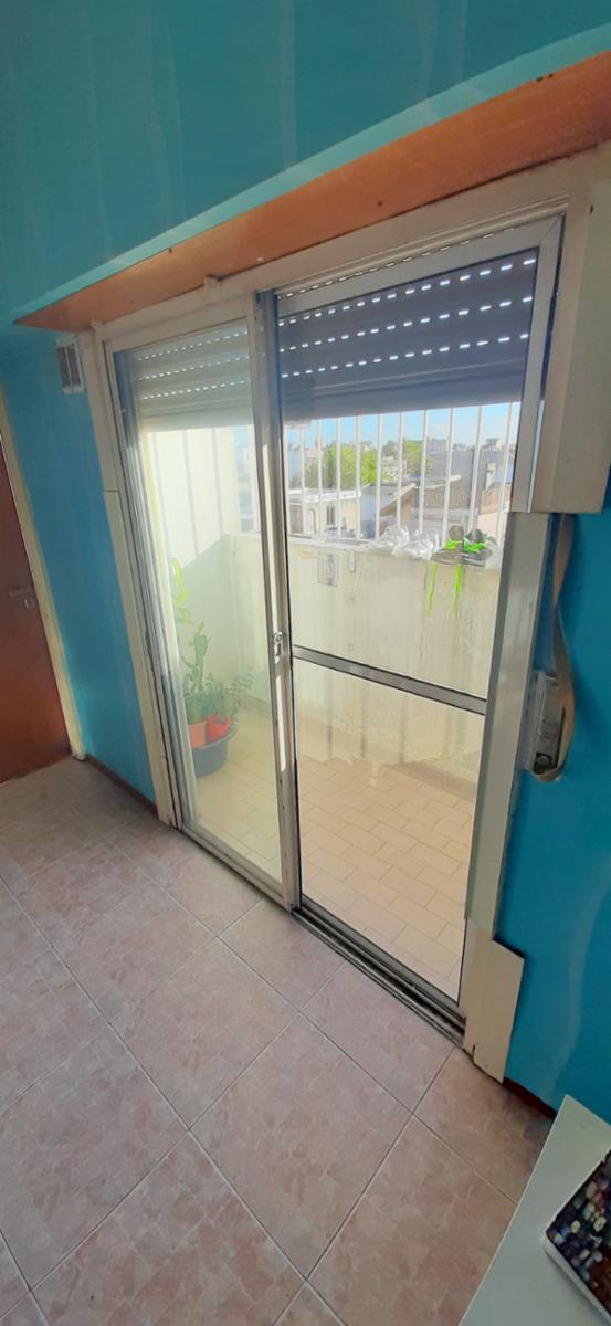 HERMOSO DEPTO DE 4 AMB AMPLIOS CON BALCON AL CTFTE. — foto 8