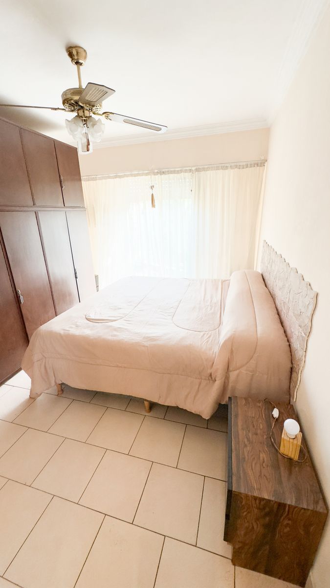 CASA TIPO PH DE 4 AMBIENTES AMPLIA, LUMINOSA Y CON EXCELENTE UBICACIÓN — foto 2