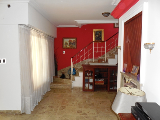 MUY BUEN CHALET PORTELA 1370 SOBRE LOTE DE 8,66 X 43 — foto 3