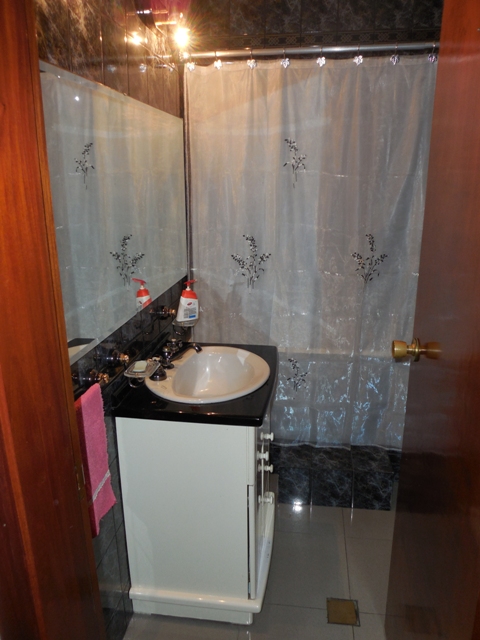 MUY BUEN CHALET PORTELA 1370 SOBRE LOTE DE 8,66 X 43 — foto 6