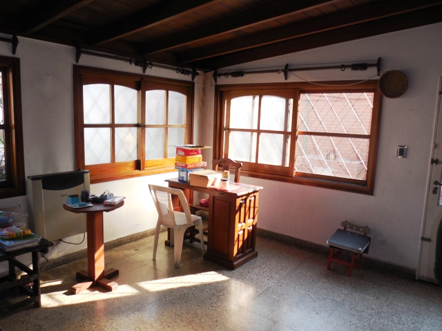 MUY BUEN CHALET PORTELA 1370 SOBRE LOTE DE 8,66 X 43 — foto 7