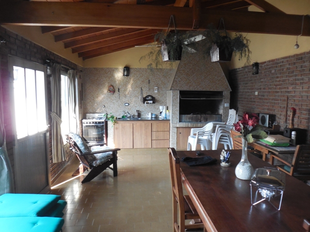 MUY BUEN CHALET PORTELA 1370 SOBRE LOTE DE 8,66 X 43 — foto 11