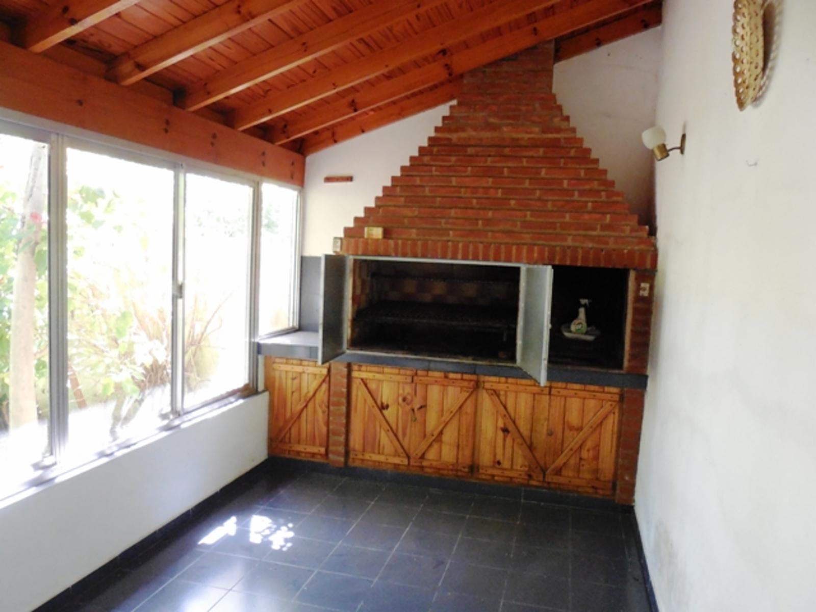 PORTELA 1350 EXCELENTE CASA DE 4 DORMITORIOS LOTE 8,66 X 78 — foto 5