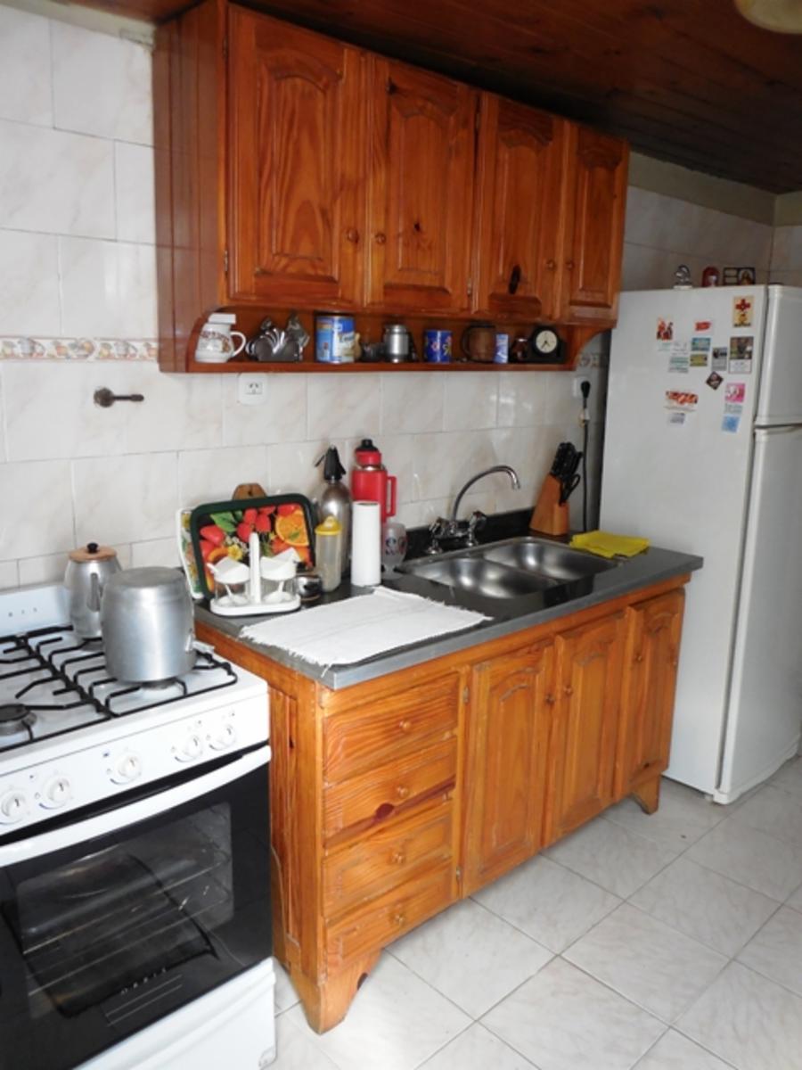 FONROUGE 1872 CASA DESARROLLADA SOBRE LOTE DE 12 X 18, Banfield — foto 3
