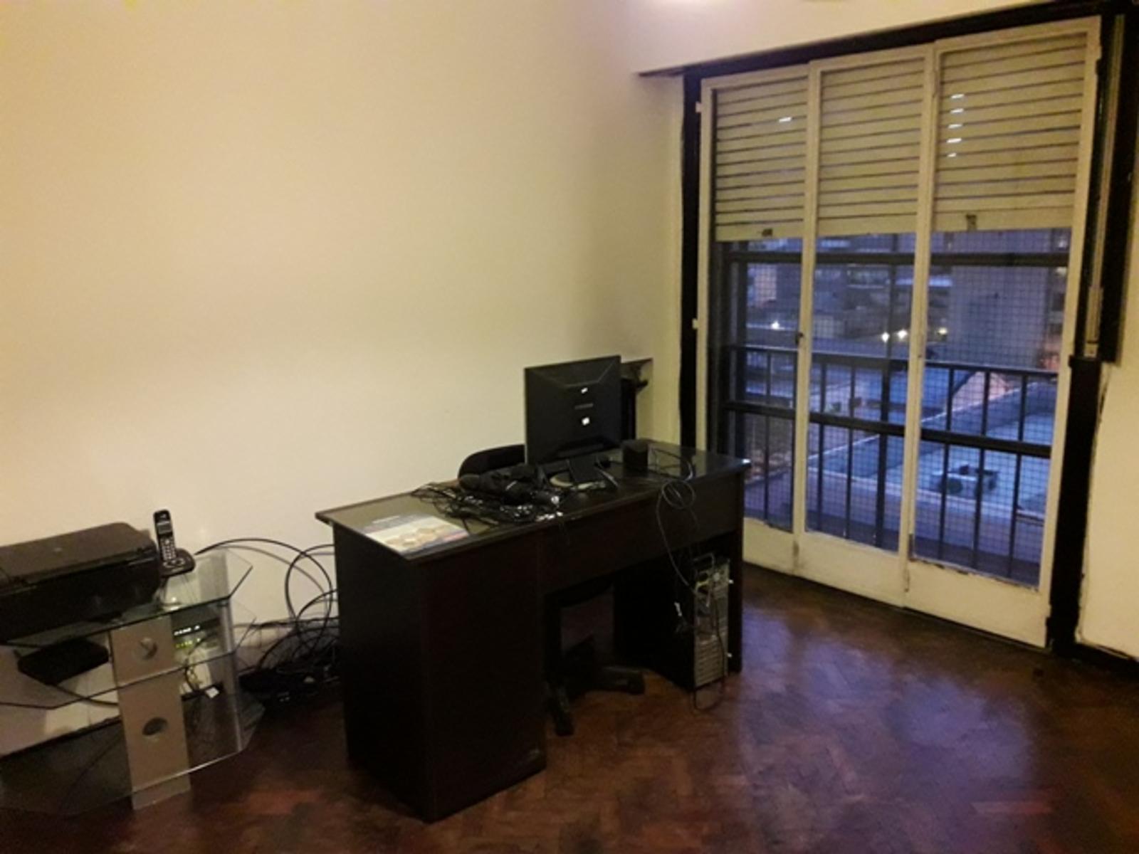 AMPLIO DEPARTAMENTO DE 4 AMB MAS DEPENDENCIA DE SERVICIO APTO CREDITO — foto 3