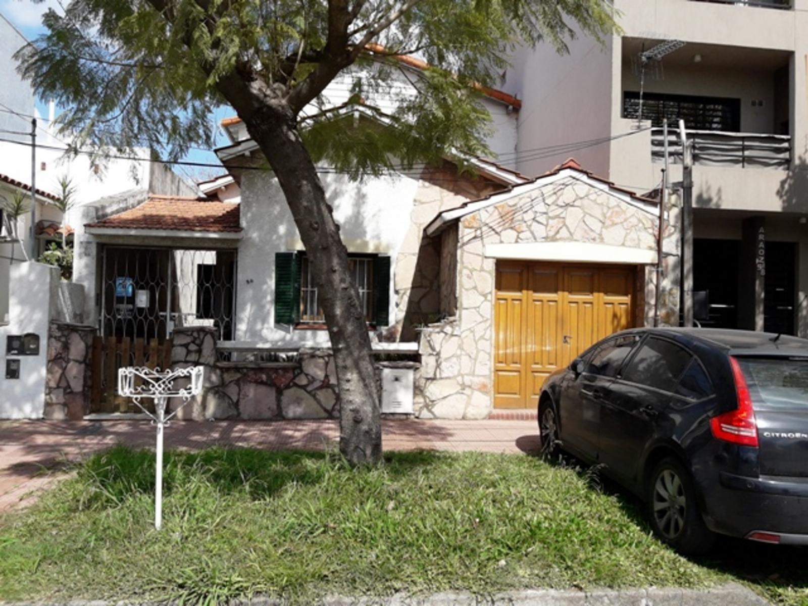 CASA DE 4 AMBIENTES SOBRE LOTE 8,66 X 34,64