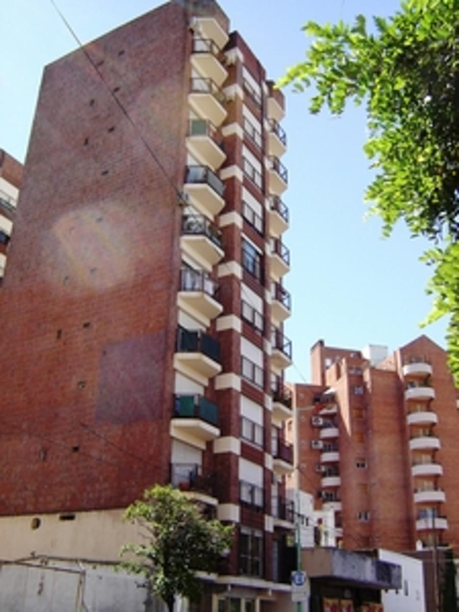 Departamento 2 Amb APTO CREDITO en excelente zona de Lomas de Zamora — foto 2