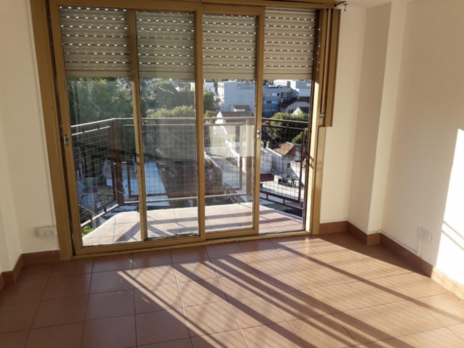 Departamento 2 Amb APTO CREDITO en excelente zona de Lomas de Zamora — foto 3