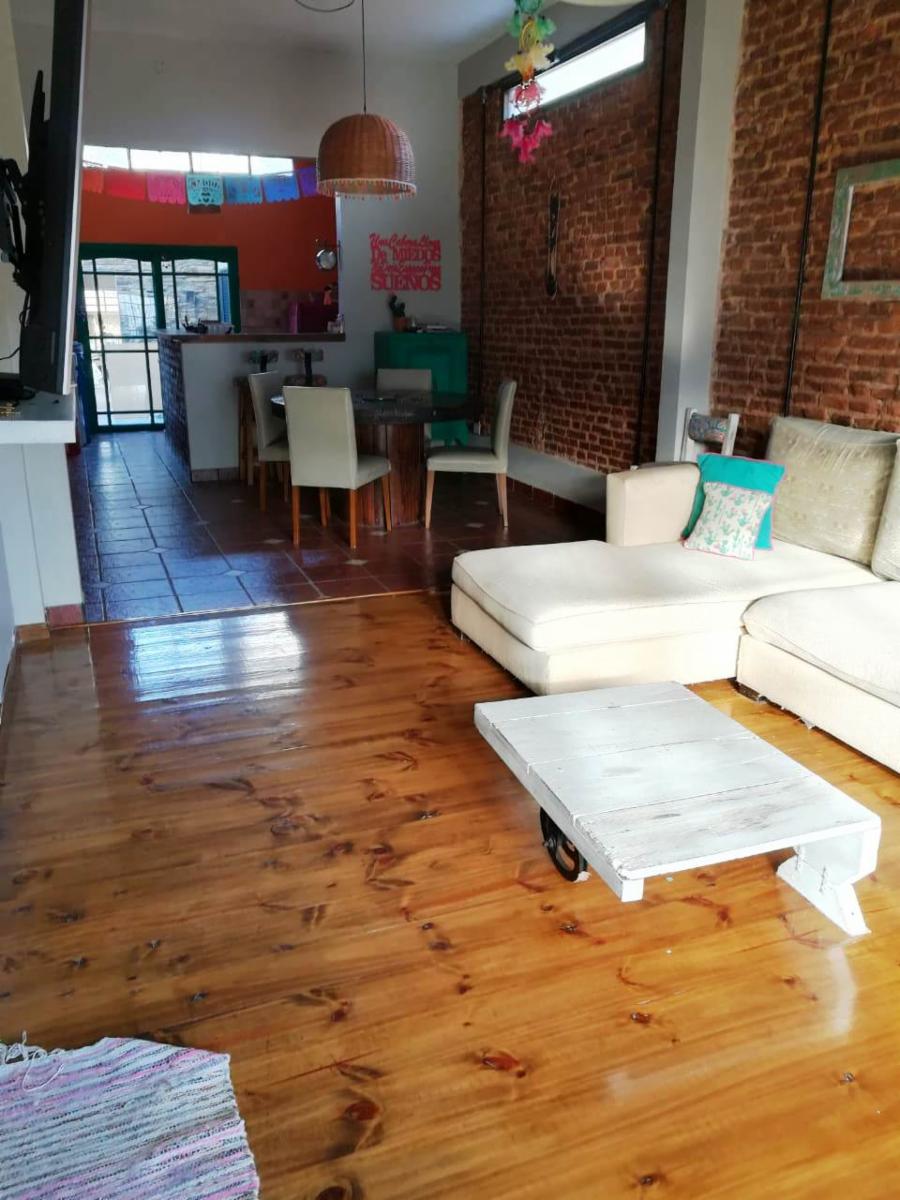 MUY BUENA CASA VIAMONTE AL 2000 SOBRE LOTE DE 10 X 44 — foto 4