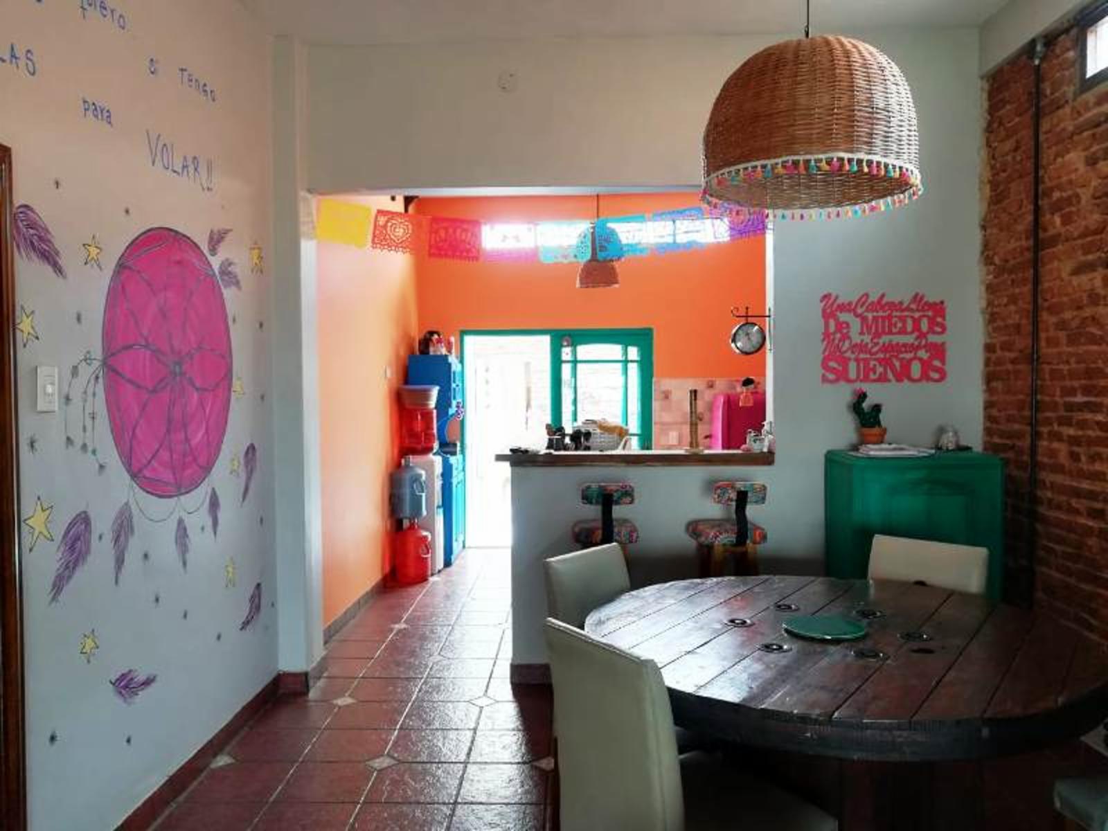 MUY BUENA CASA VIAMONTE AL 2000 SOBRE LOTE DE 10 X 44 — foto 5