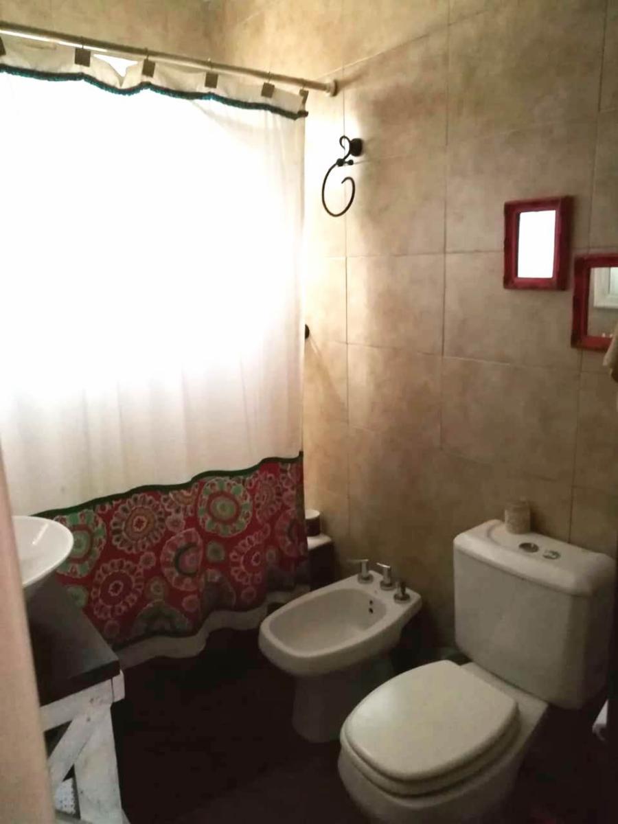 MUY BUENA CASA VIAMONTE AL 2000 SOBRE LOTE DE 10 X 44 — foto 12