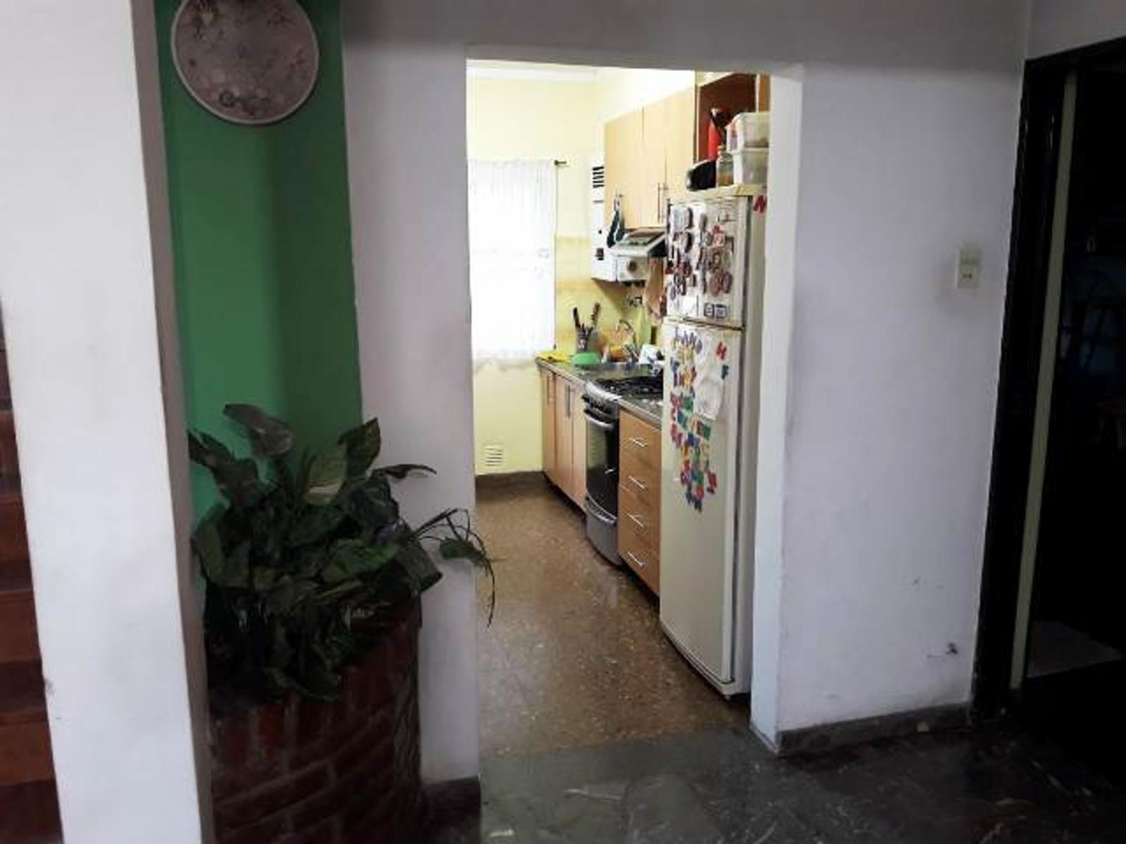 AMPLIA CASA DE 5 AMBIENTES EN MUY BUEN ESTADO EN IVAN FRANKO 3012 — foto 10