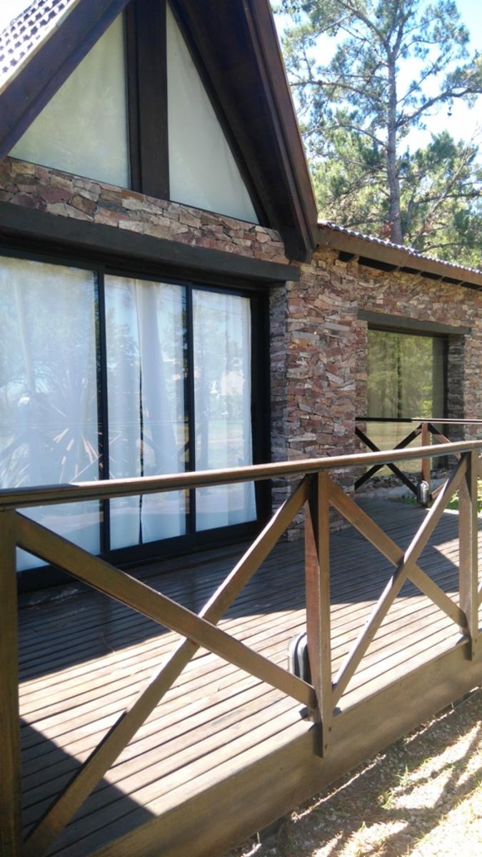 EXCELENTE CASA DE 4 AMBIENTES EN COSTA DEL ESTE — foto 14