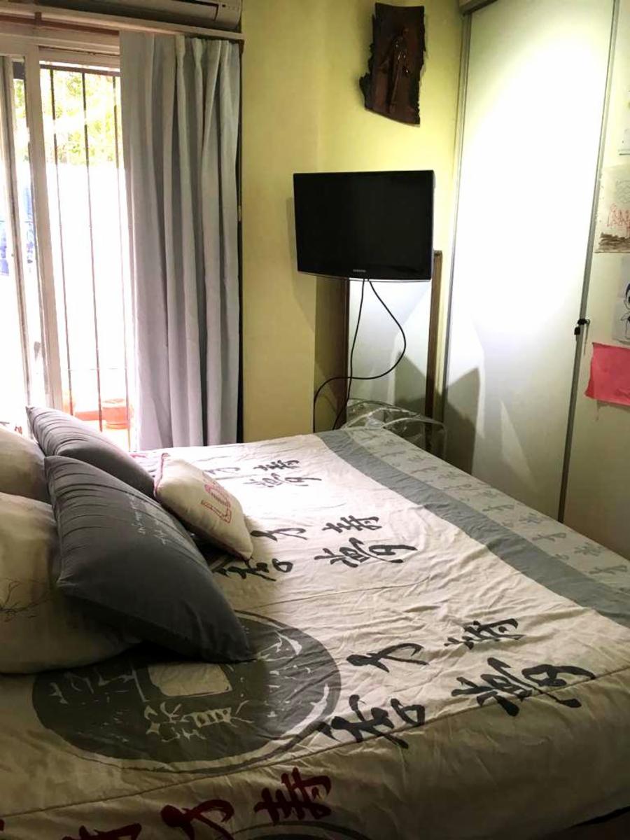 MUY BUEN DEPARTAMENTO DE 3 AMBIENTES CON COCHERA Y PATIO — foto 4