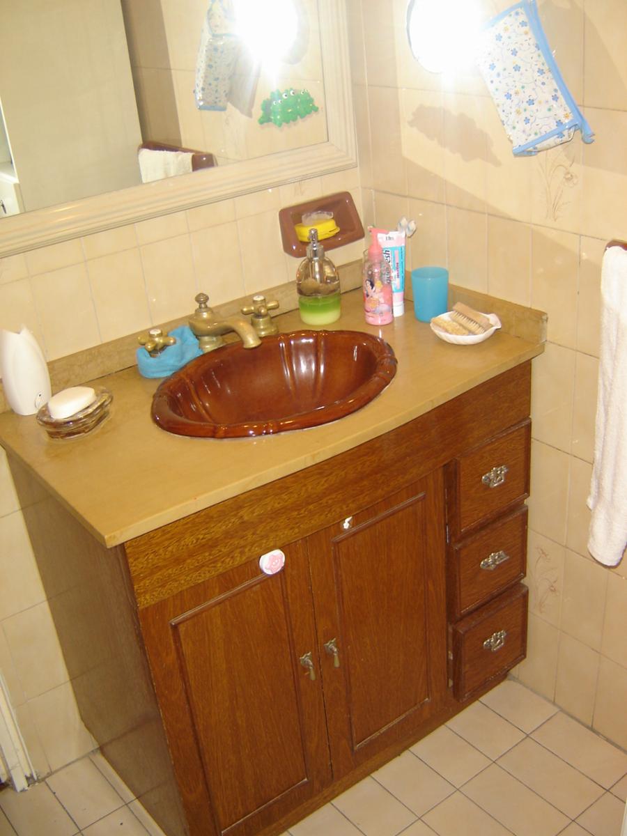 MUY BUEN DEPARTAMENTO DE 3 AMBIENTES CON COCHERA Y PATIO — foto 9