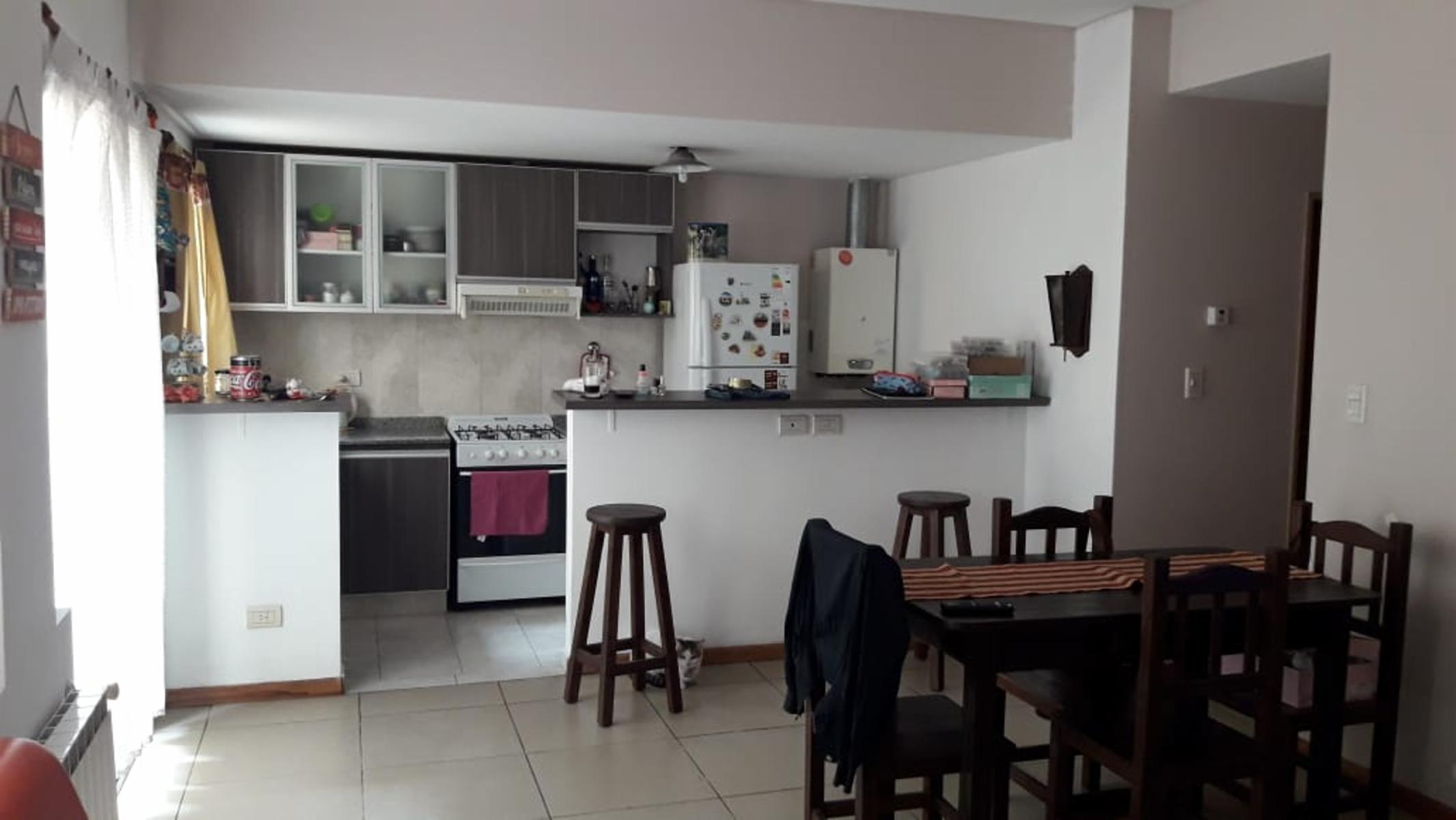 EXCELENTE DEPARTAMENTO DE 2 AMBIENTES CON PATIO EN SARANDI 420 — foto 6