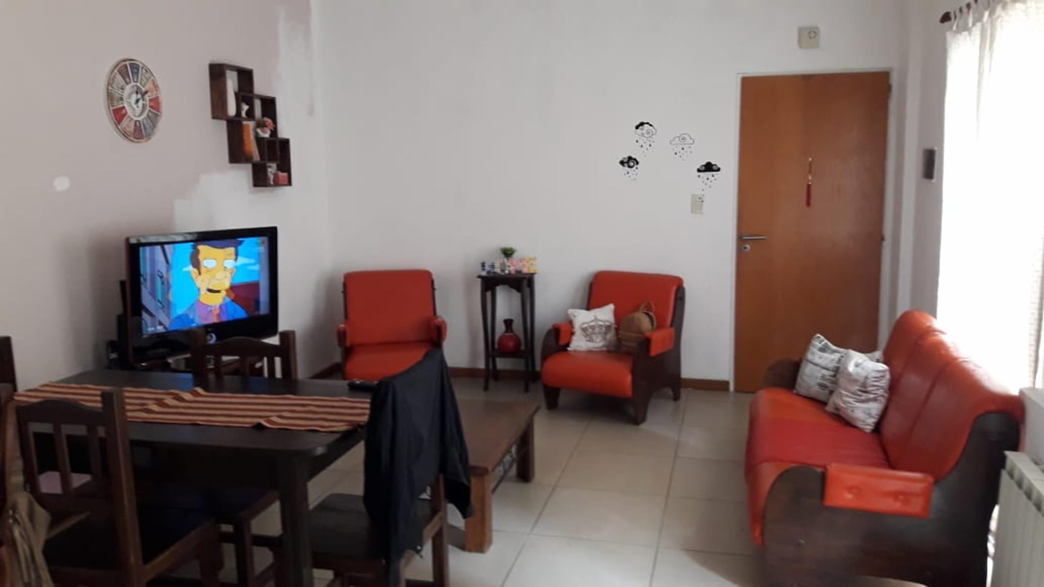 EXCELENTE DEPARTAMENTO DE 2 AMBIENTES CON PATIO EN SARANDI 420 — foto 9