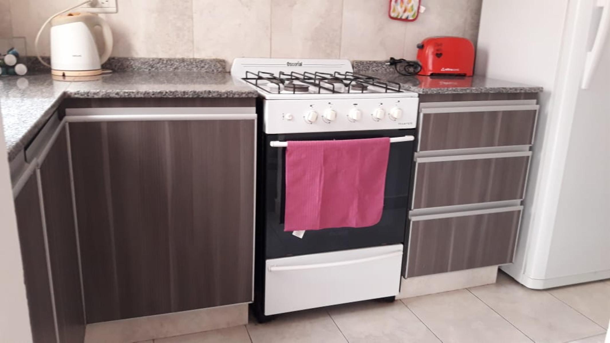 EXCELENTE DEPARTAMENTO DE 2 AMBIENTES CON PATIO EN SARANDI 420 — foto 11
