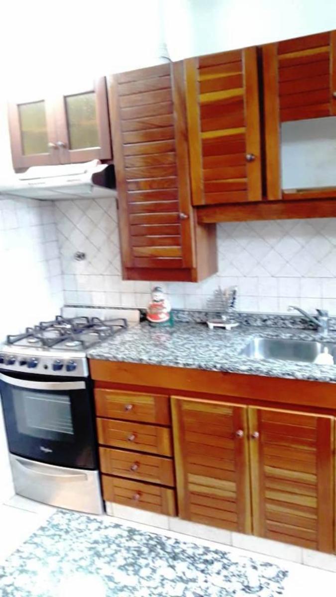 CASA DE 4 AMBIENTES CON PATIO Y COCHERA EN EXCELENTE ESTADO — foto 5