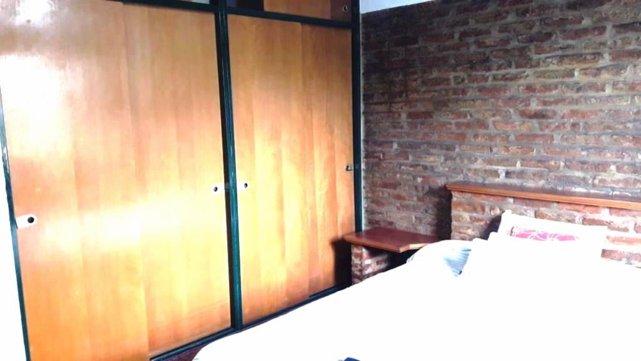 CASA DE 4 AMBIENTES CON PATIO Y COCHERA EN EXCELENTE ESTADO — foto 10